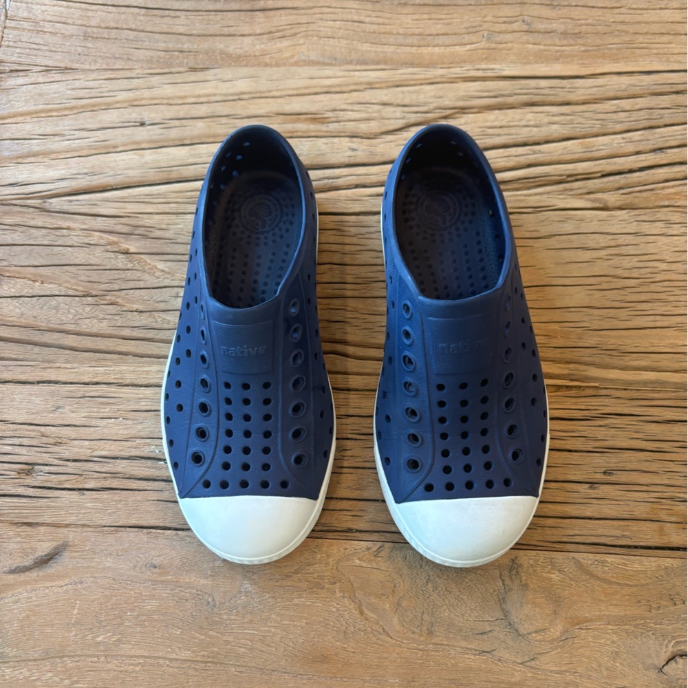 Native Jefferson Shoes Size 12